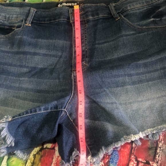Dollhouse plus size 20 jean‎ shorts style DYLAN distressed cut - Picture 9 of 10